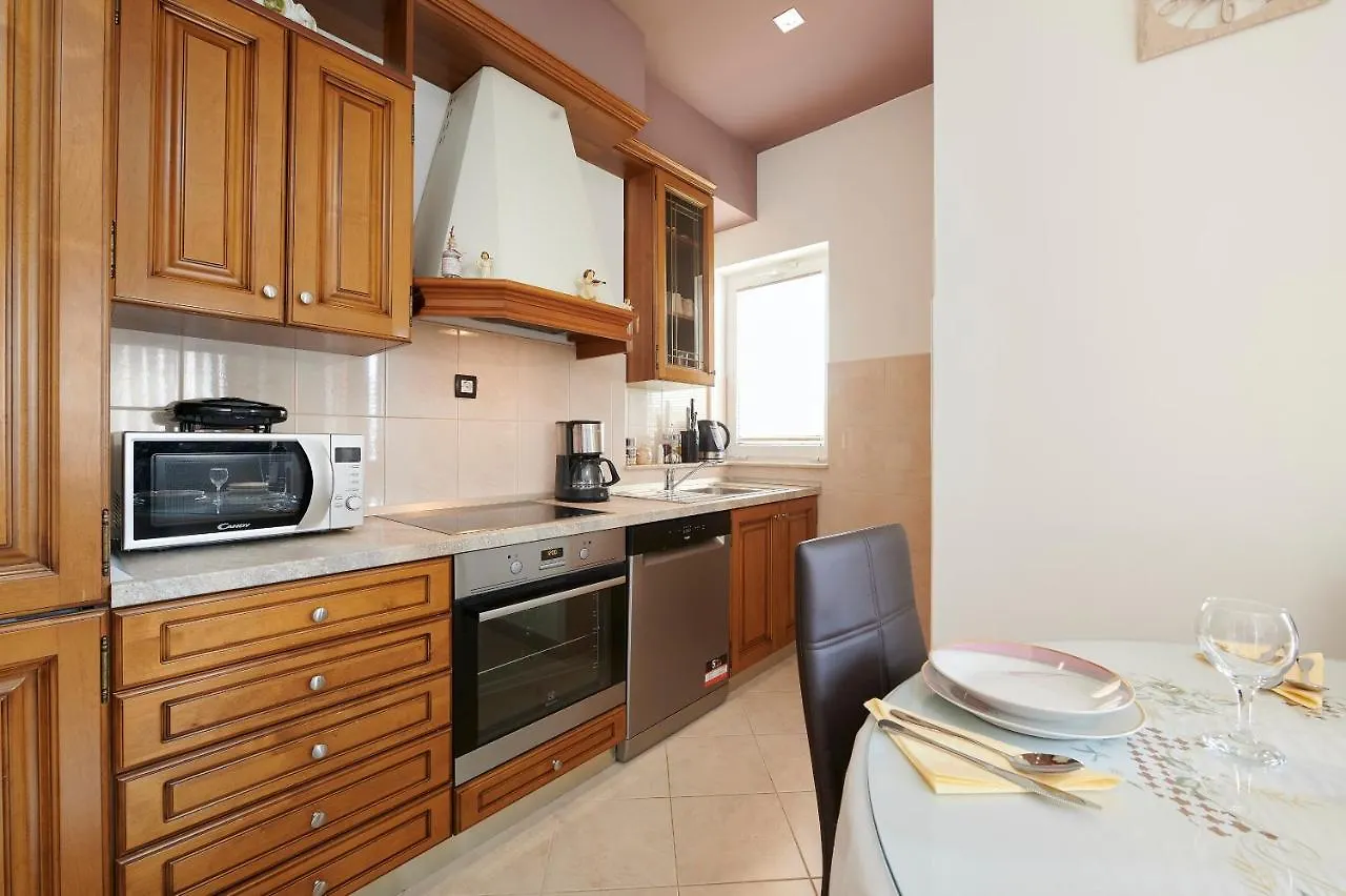 B-2You Trogir Apartament