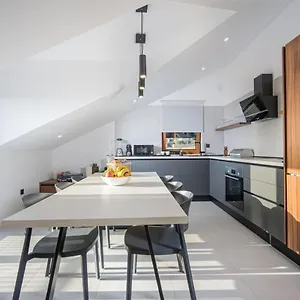 Appartement Oleander Urban Suites, High-speed Internet, At 250, Pet Friendly